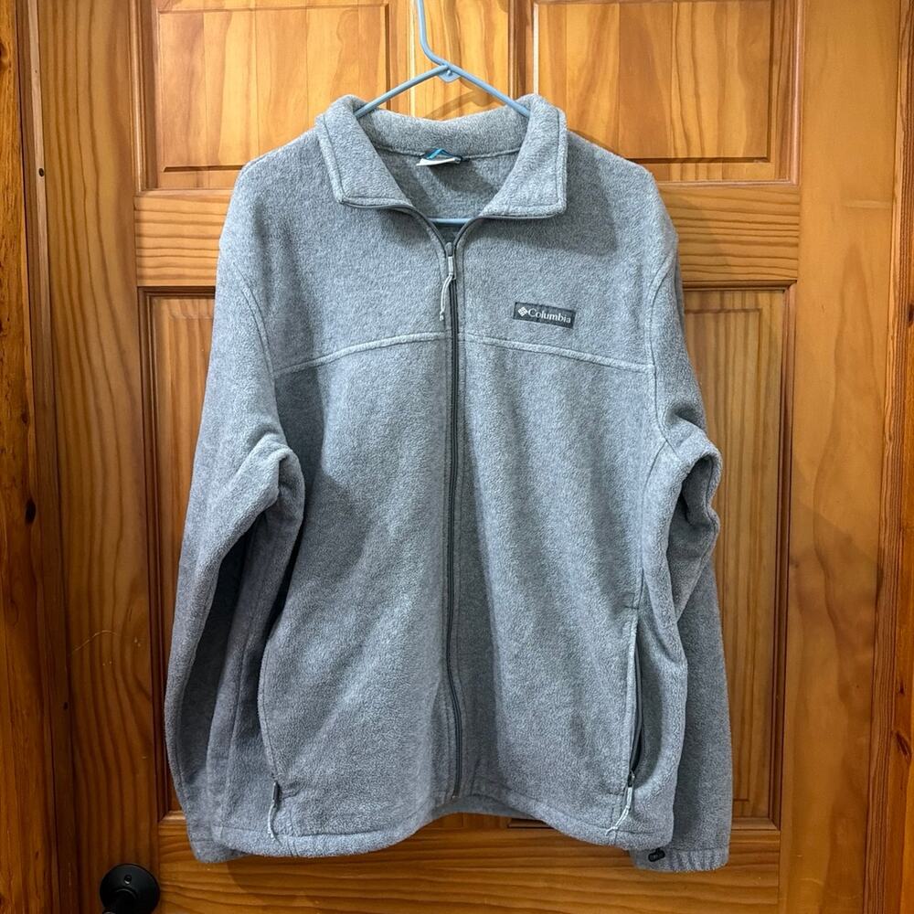 Fleece Columbia Zip-up Grey Jacket Size Large (Preloved Condition)